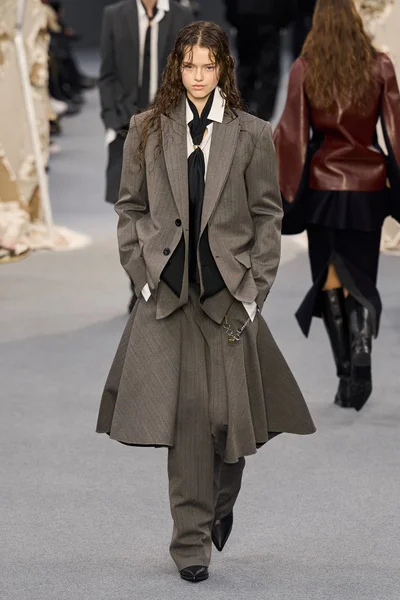 Look 24